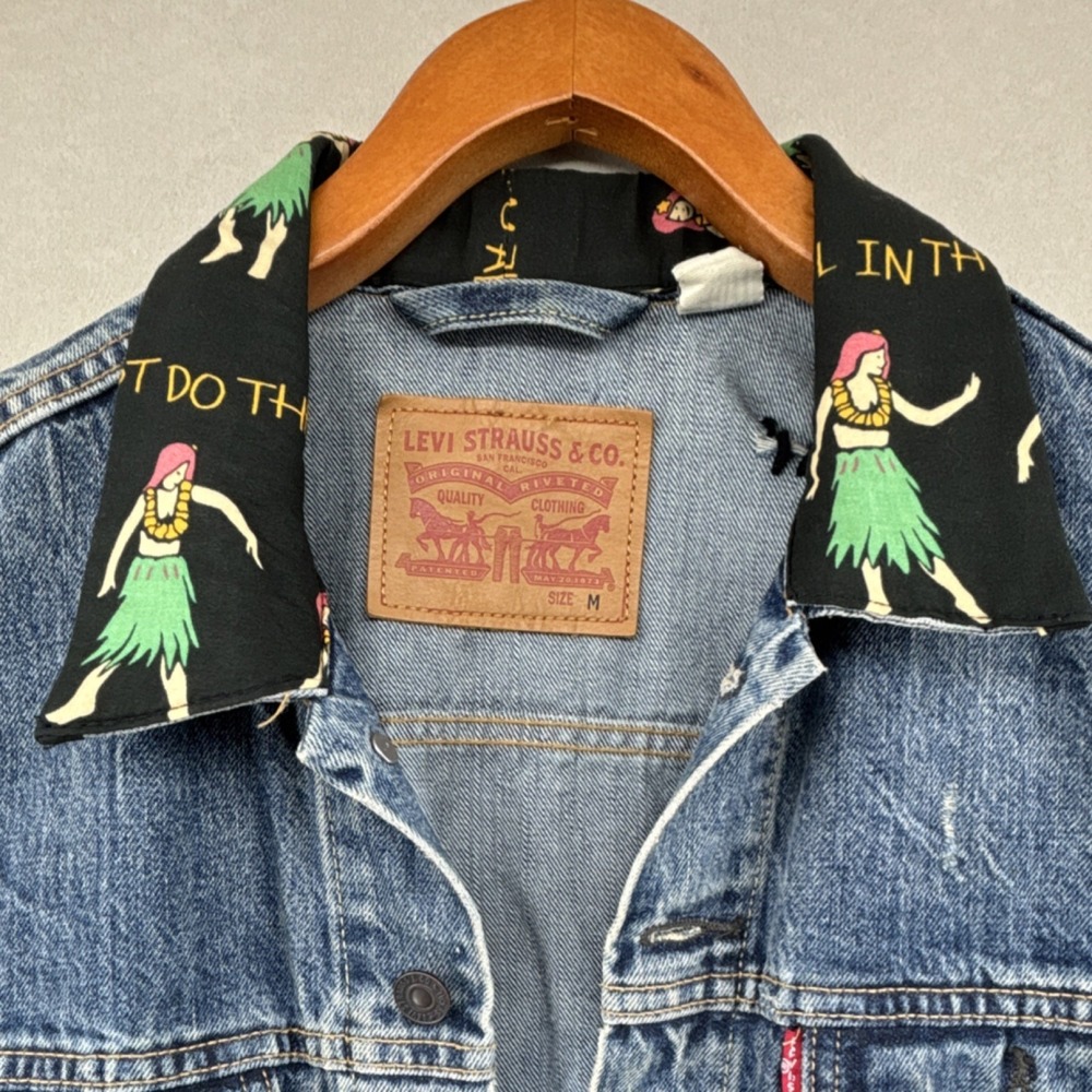 Levi's Trucker Jean Jacket M Denim 72334 Hawaiian Hula Dancer Collar‎ Type III